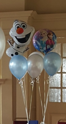 Olaf Frozen balloons.